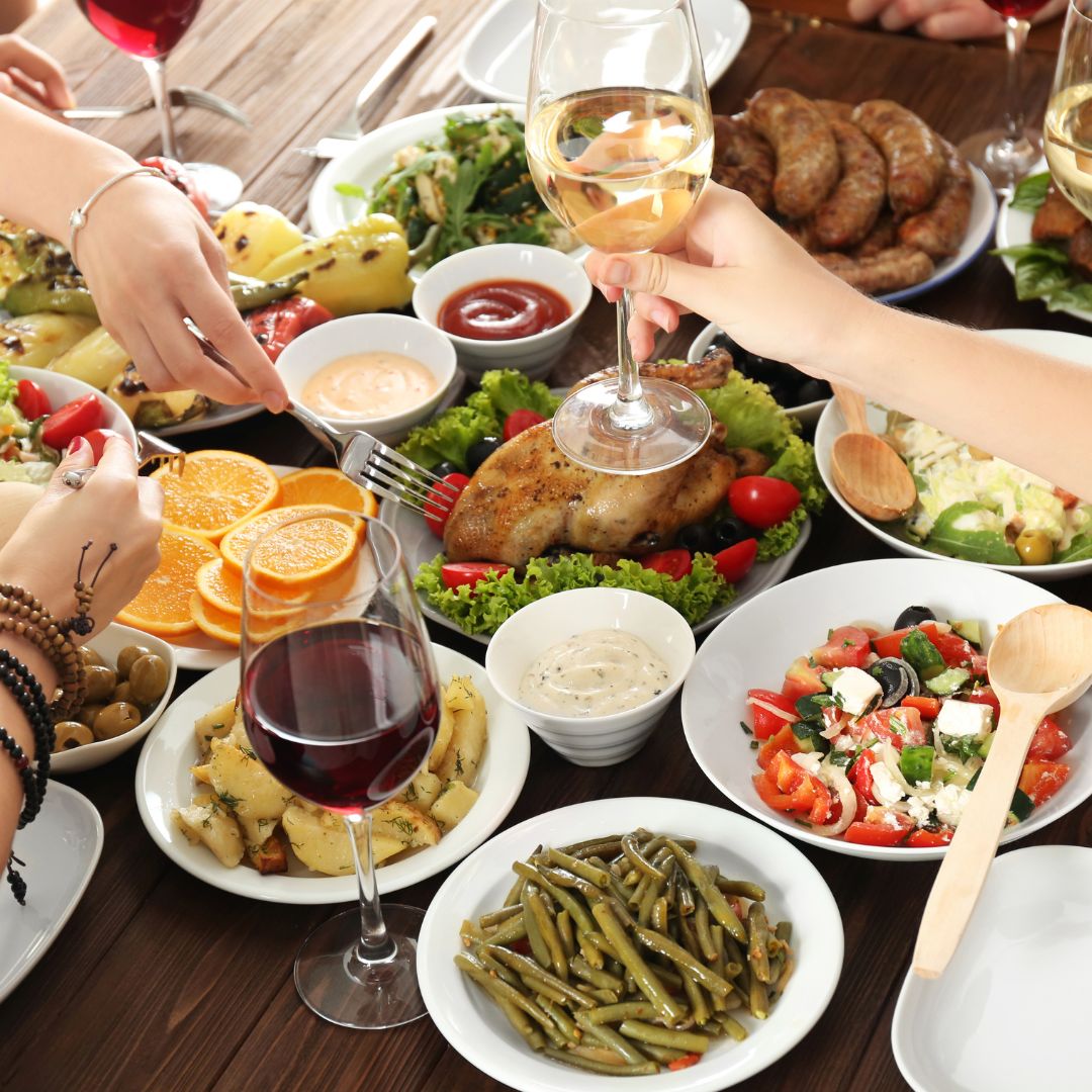Letní výzvy v cateringu: jak může správný strojový park pomoci?