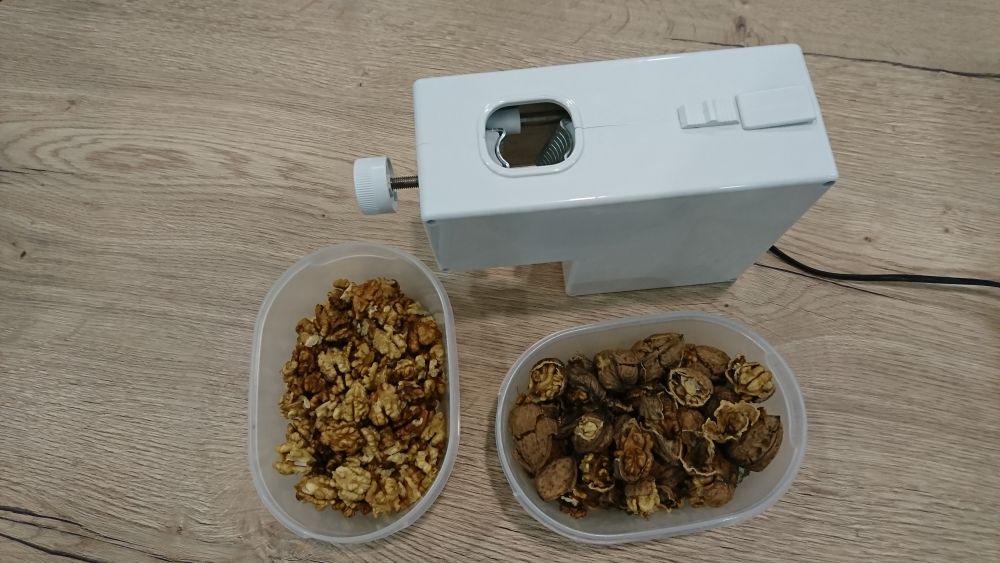 Louskáček na ořechy elektrický: Zábavná a Efektivní Pomůcka pro Rozlouskávání Ořechů